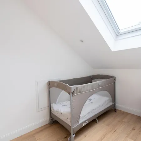 65m2 Near Vienna - Up To 6 Guests - Self Check-in - Free Parking Apartment *