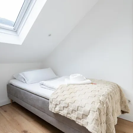 65m2 Near Vienna - Up To 6 Guests - Self Check-in - Free Parking Apartment *