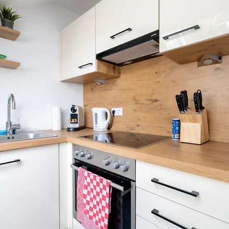 65m2 Near Vienna - Up To 6 Guests - Self Check-in - Free Parking *