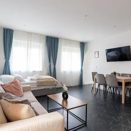65m2 Near Vienna - Up To 6 Guests - Self Check-in - Free Parking Apartman