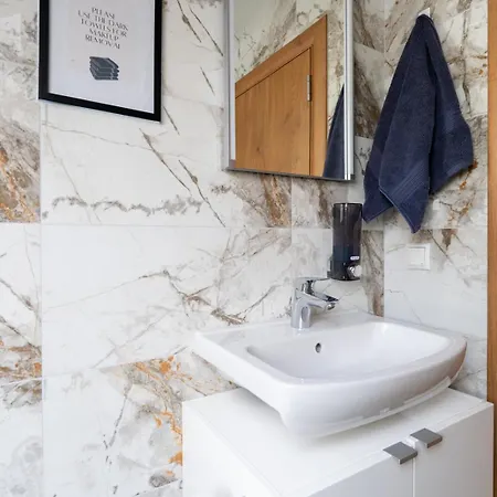 65m2 Near Vienna - Up To 6 Guests - Self Check-in - Free Parking