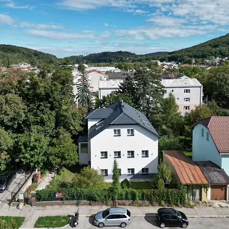 65m2 Near Vienna - Up To 6 Guests - Self Check-in - Free Parking