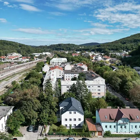 65m2 Near Vienna - Up To 6 Guests - Self Check-in - Free Parking