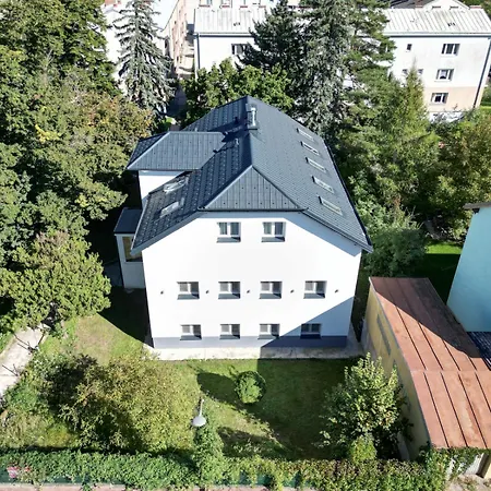 65m2 Near Vienna - Up To 6 Guests - Self Check-in - Free Parking