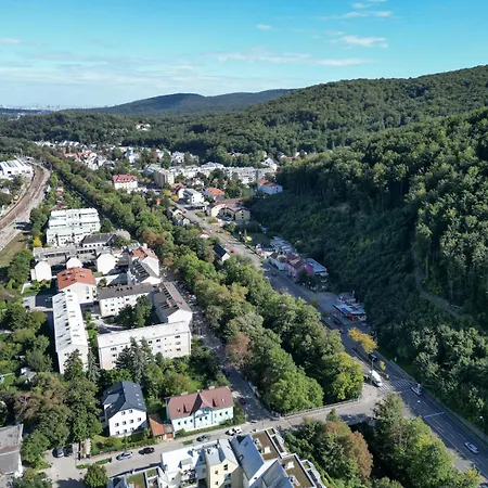 65m2 Near Vienna - Up To 6 Guests - Self Check-in - Free Parking