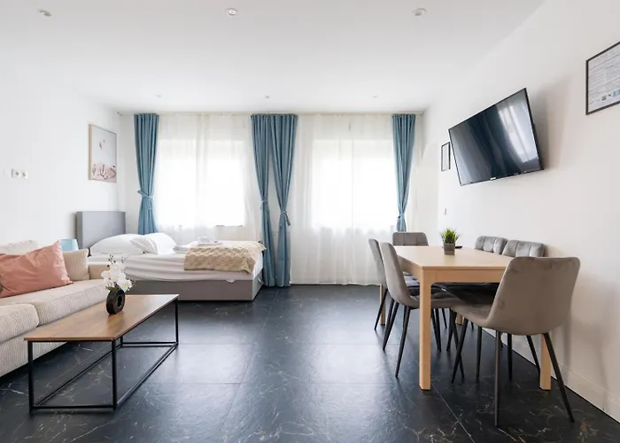 Apartmán 65m2 Near Vienna - Up To 6 Guests - Self Check-in - Free Parking *