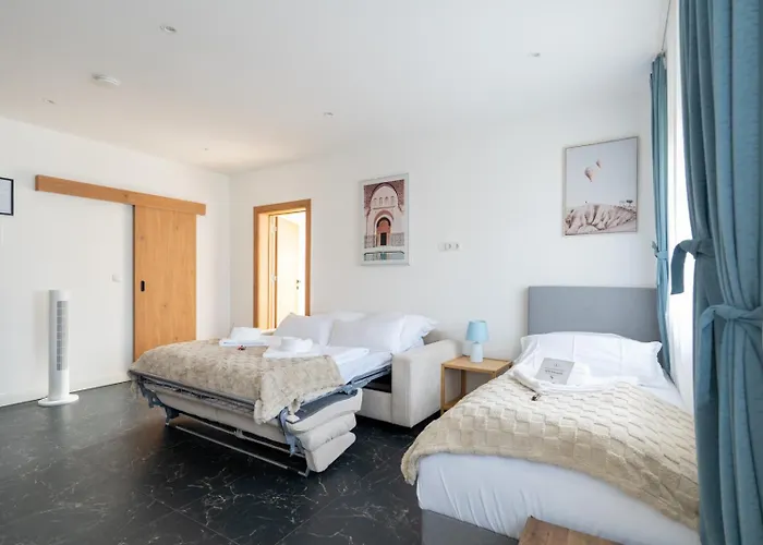 65m2 Near Vienna - Up To 6 Guests - Self Check-in - Free Parking