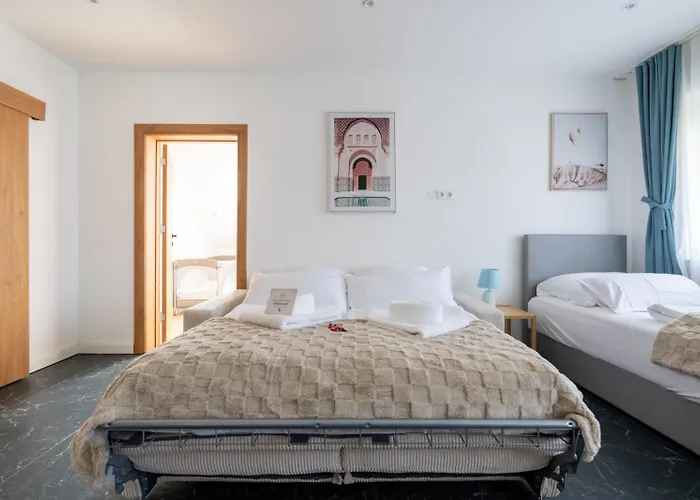 Apartamento 65m2 Near Vienna - Up To 6 Guests - Self Check-in - Free Parking