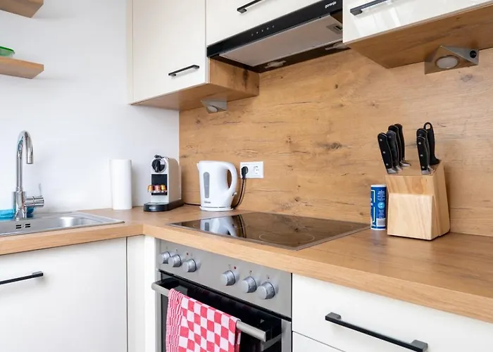 65m2 Near Vienna - Up To 6 Guests - Self Check-in - Free Parking *