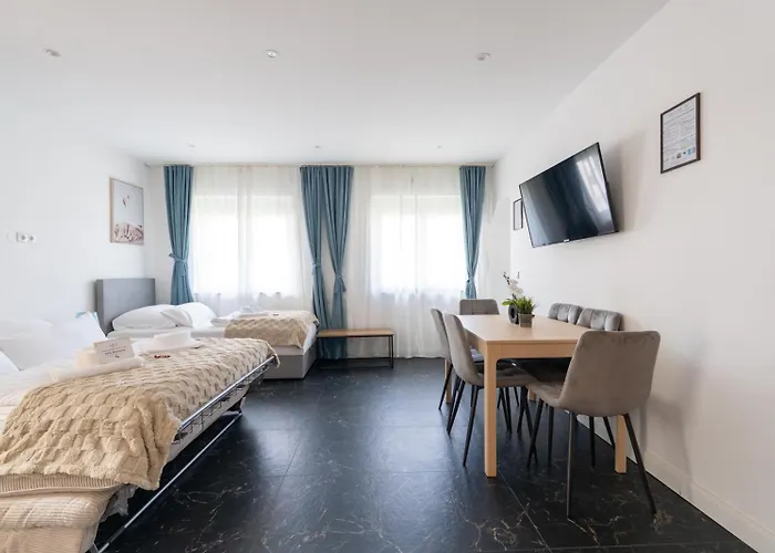 65m2 Near Vienna - Up To 6 Guests - Self Check-in - Free Parking Apartmán