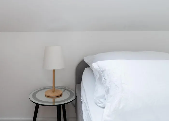 65m2 Near Vienna - Up To 6 Guests - Self Check-in - Free Parking *