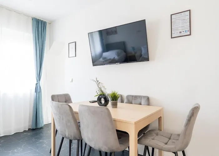 Apartamento 65m2 Near Vienna - Up To 6 Guests - Self Check-in - Free Parking