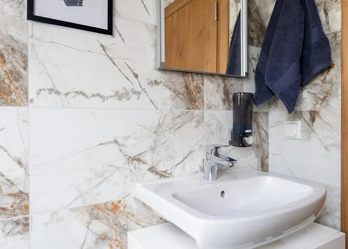 65m2 Near Vienna - Up To 6 Guests - Self Check-in - Free Parking