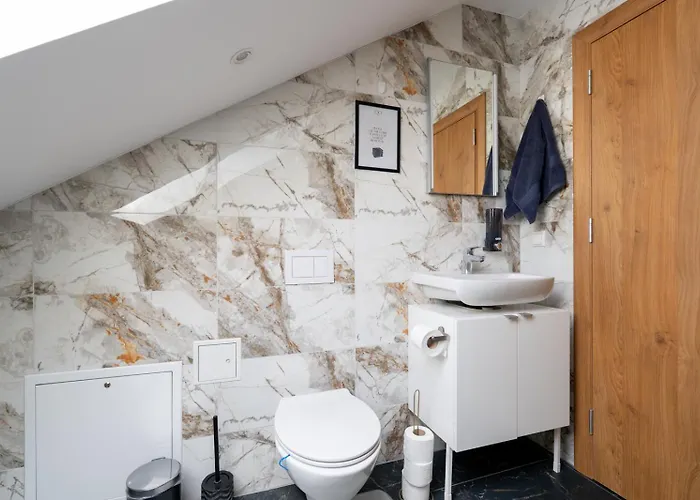 65m2 Near Vienna - Up To 6 Guests - Self Check-in - Free Parking *