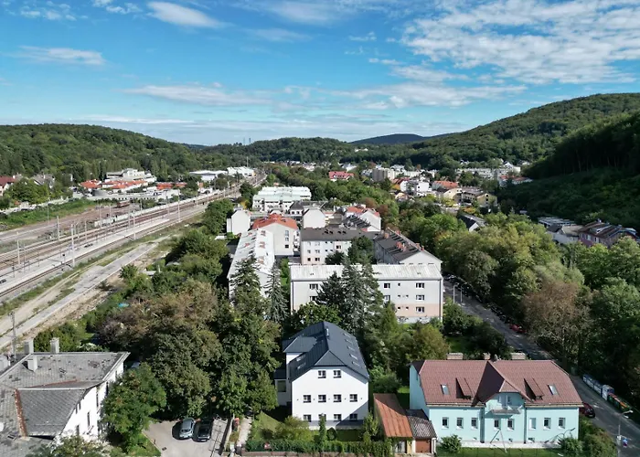 65m2 Near Vienna - Up To 6 Guests - Self Check-in - Free Parking