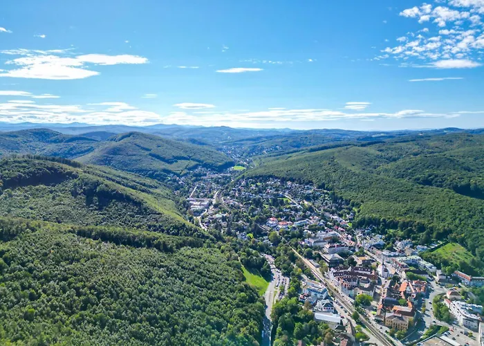 65m2 Near Vienna - Up To 6 Guests - Self Check-in - Free Parking *