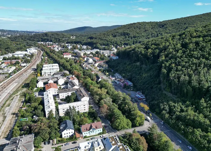 65m2 Near Vienna - Up To 6 Guests - Self Check-in - Free Parking